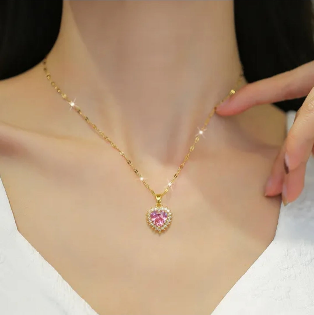 COLLAR CORAZON ROSADO