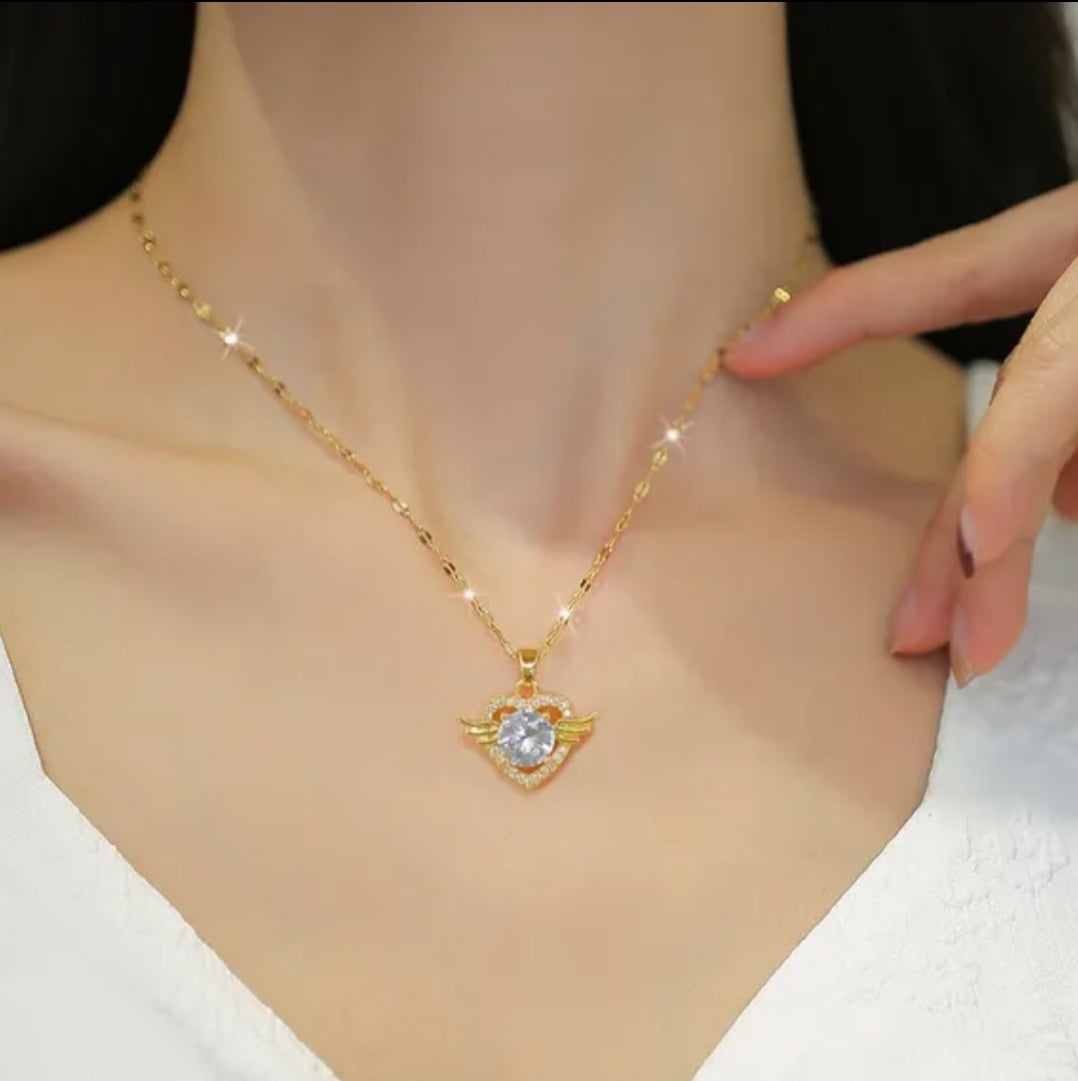 COLLAR CORAZON BLANCO
