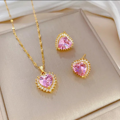 COLLAR CORAZON ROSADO